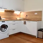 Airstay Prague Apartment: Grebovka
