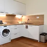 Airstay Prague Apartment: Grebovka