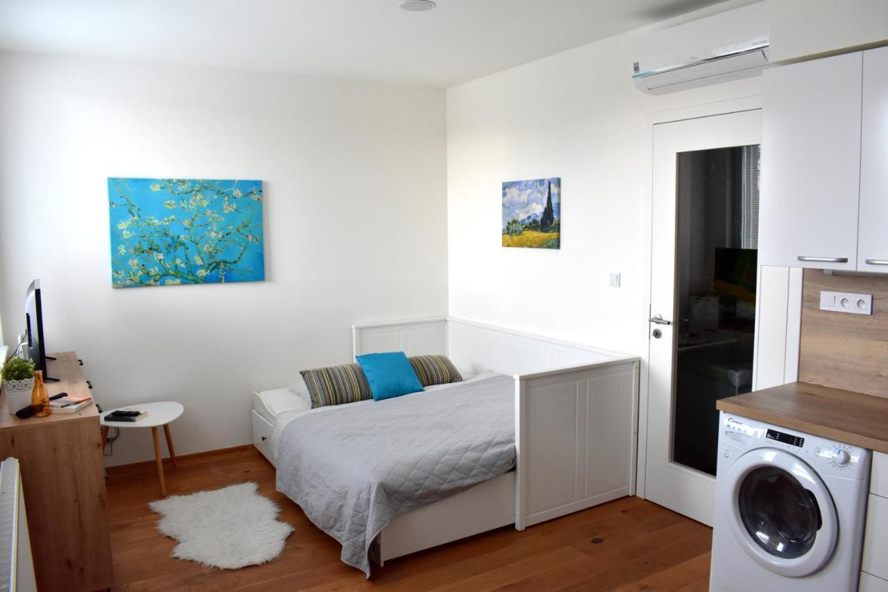 Airstay Apartment: Grebovka